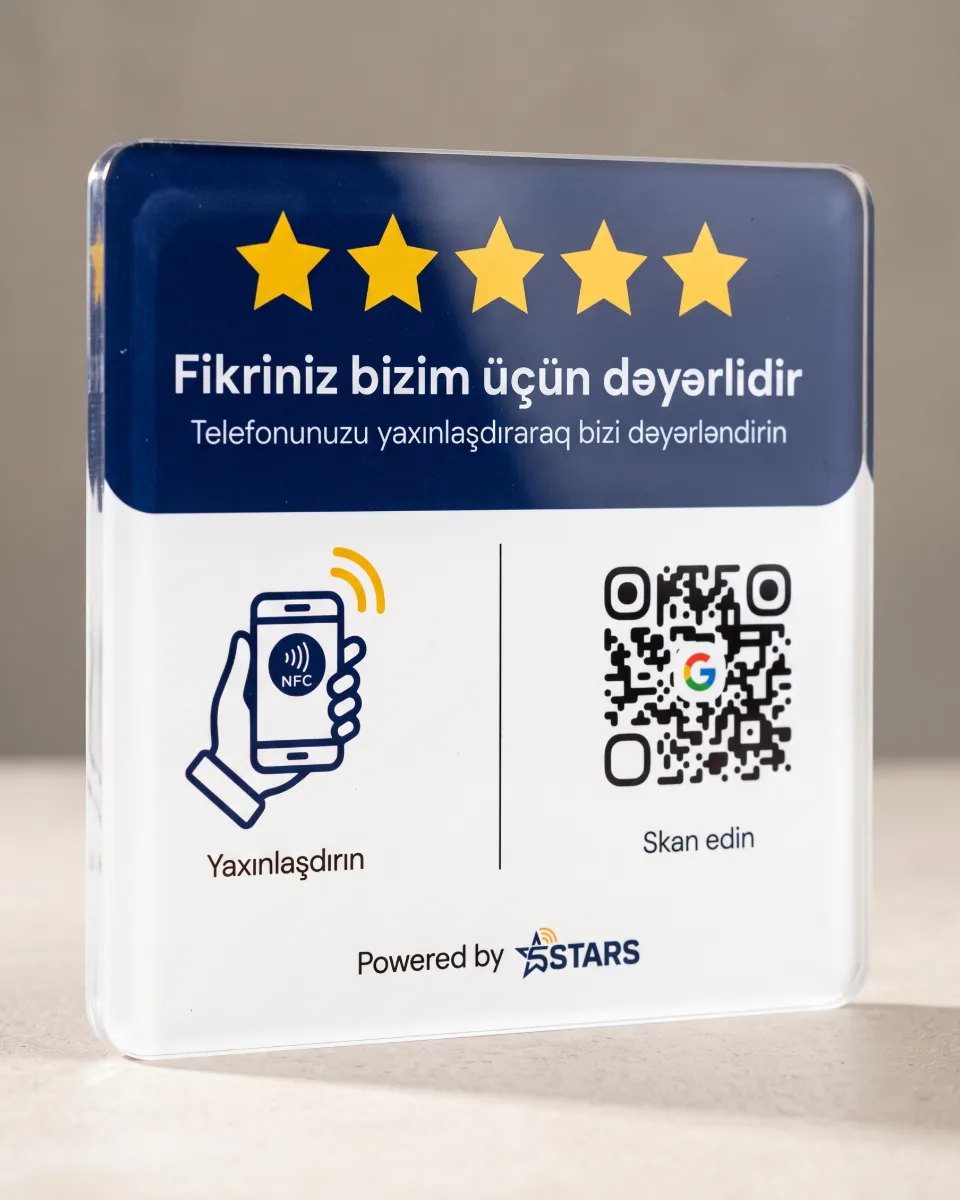 Kvadrat akril NFC kartı, üzərində QR kod və beş ulduz
